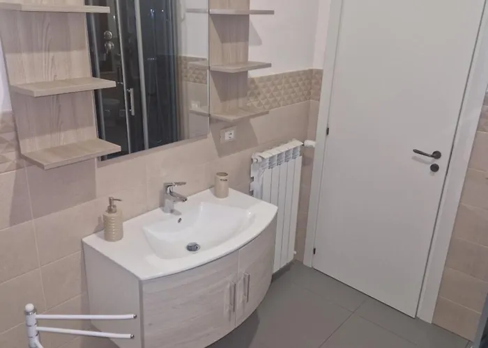 Nina's House, Nonno Pepe * Isca Marina