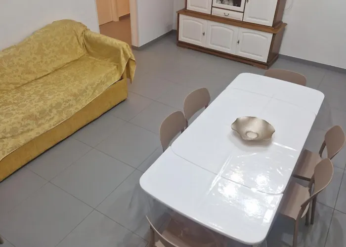 Nina's House, Nonno Pepe * Isca Marina